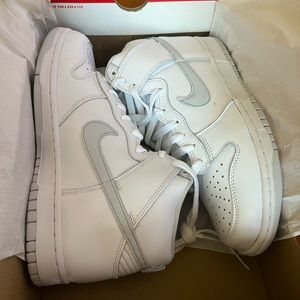 NWT Nike Dunk Hi Top Sneakers- white